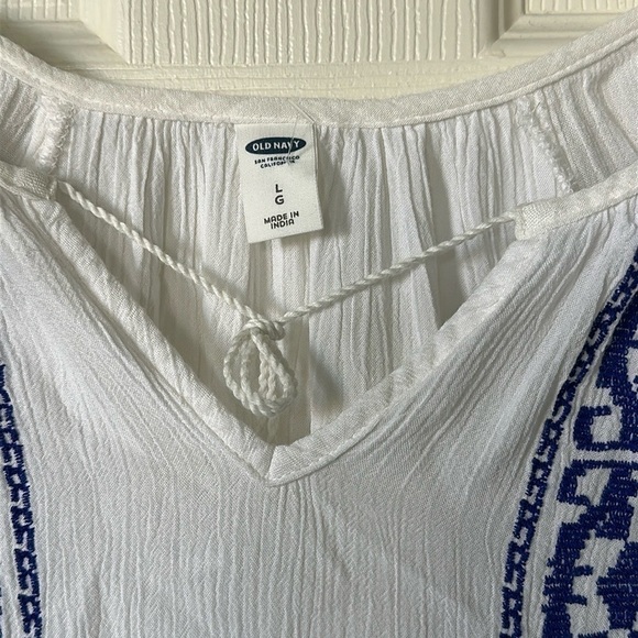 OLD NAVY White and Blue Embroidered Pattern Women's Blouse Size L - Picture 4 of 7